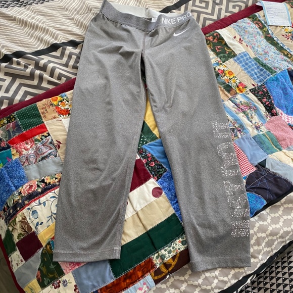 Nike Pro Leggings - Picture 2 of 2